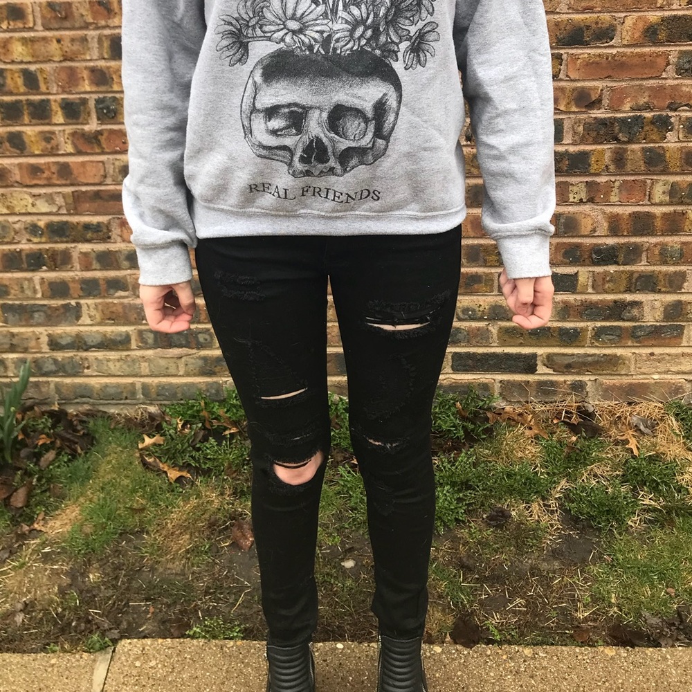 black ripped skinny jeans